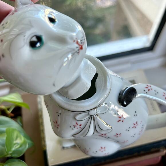 Vintage Small Ceramic Lucky Cat Tea Pot with Lid - Picture 11 of 14